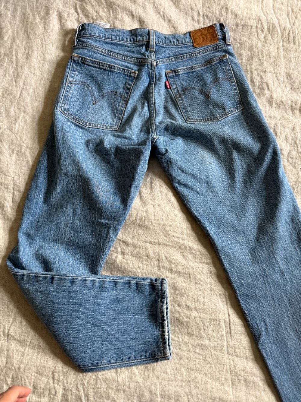 Levi's Wedgie Jeans, Medium Wash - size 29 - Picture 8 of 9